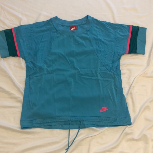 Top Nike - Picture 1 of 5